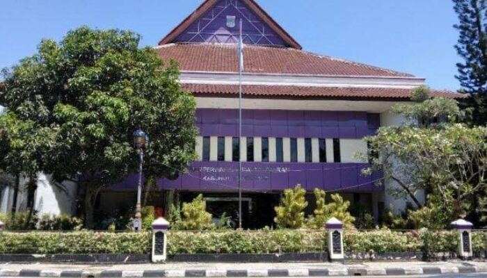 Dilema Anggaran: Pakaian Dinas DPRD Kabupaten Tangerang vs Seragam Sekolah Anak Sekolah