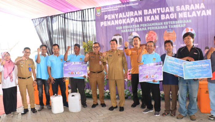 Dorong Produktifitas, Pemkab Tangerang Berikan Bantuan Sarana dan Prasarana  bagi Nelayan