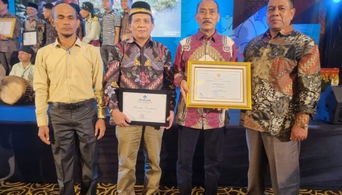 Pj Sekda Tri Kurnia Terima Sertifikat WBTb, Rateb Berjalan Jadi Warisan Budaya Nasional