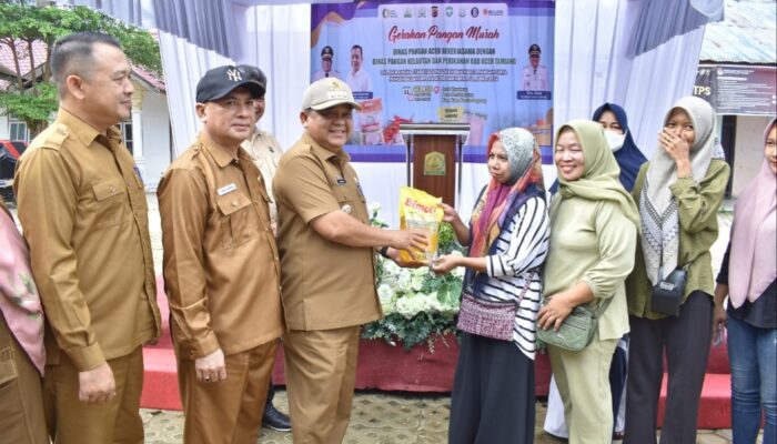 Jaga Stabilitas Harga, Pj Bupati Aceh Tamiang Sidak Pasar & Buka Gerakan Pangan Murah
