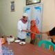 Photo : Ketua Umum Barisan Aktivis Dan Advokasi Keluarga Banten (BADAK BANTEN PERJUANGAN) H. Eli Sahroni Bersama Orang Tua Dan Istri