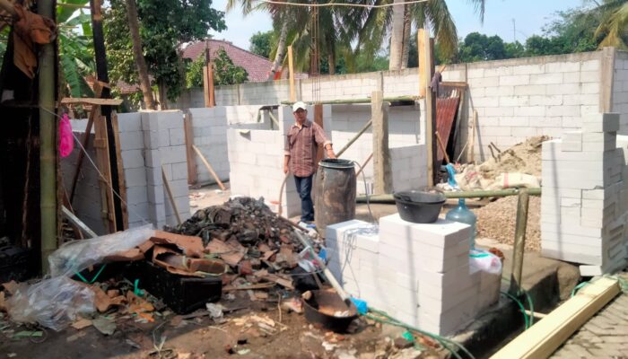 Kelompok Anugerah Jaya Terima Program Unit Pengolahan Ikan (UPI)