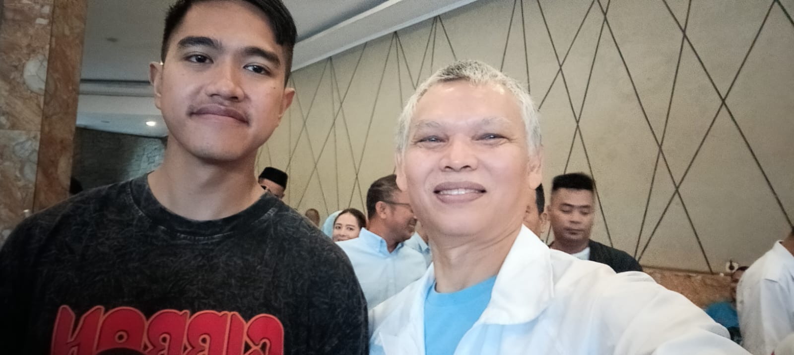 *Caption* Ketua Umum PSI Kaesang Pangarep dan Ketua Projo Banten Zulhamedi Syamsi