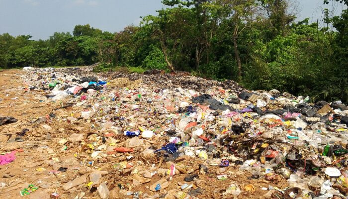 Tumpukan Sampah Di Kadu Agung Tigaraksa, Cermin Buruknya Pengelolaan Di Kabupaten Tangerang