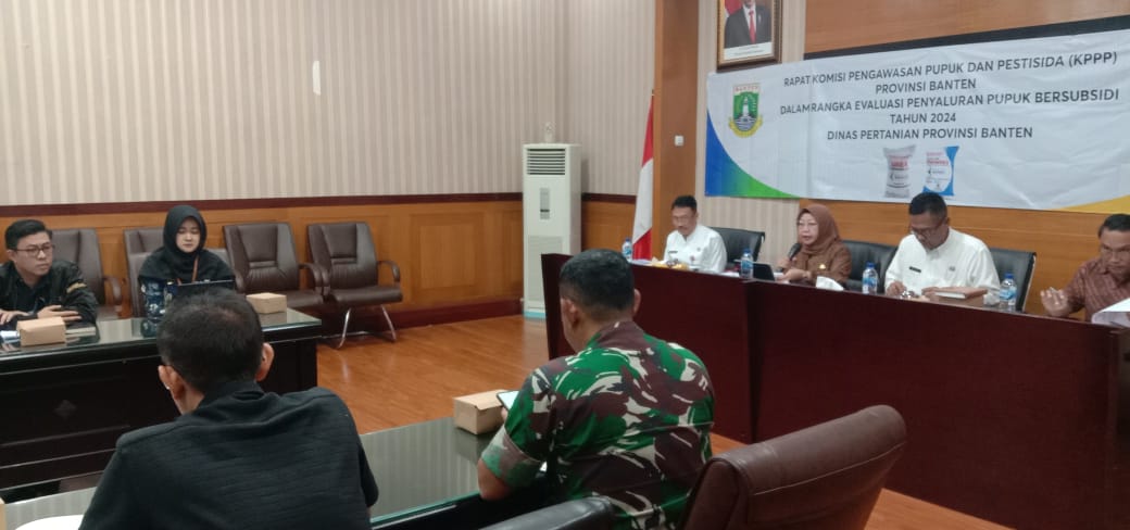 Rapat Koordinasi (Rakor) bersama Komisi Pengawasan Pupuk dan Pestisida (KPPP) Provinsi Banten, Dinas perindustrian dan Perdagangan (Disperindag) Provinsi Banten Babar Suharso serta Plh Sekda Provinsi Banten Virgojanti, Jumat (5/7/2024)
