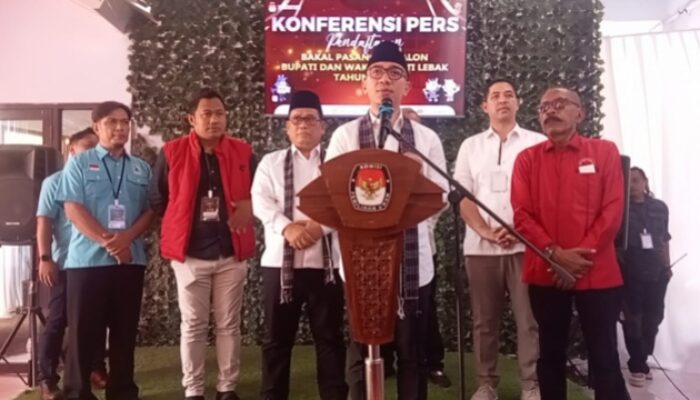 M.Hasbi Asyidiki- Amir Hamzah resmi daftar calon kepala daerah ke KPU Lebak