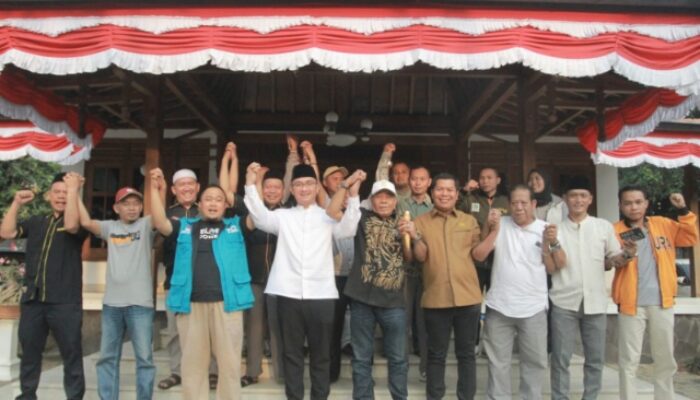 Abah Otong Boyong 4 Parpol Anggota Koalisinya Alihkan Dukungan ke Andika – Nanang