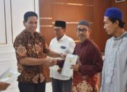 Mewakili Pj Bupati Asra, Asisten 1 Hadiri Kegiatan Penyerahan Sertifikat Tanah Wakaf