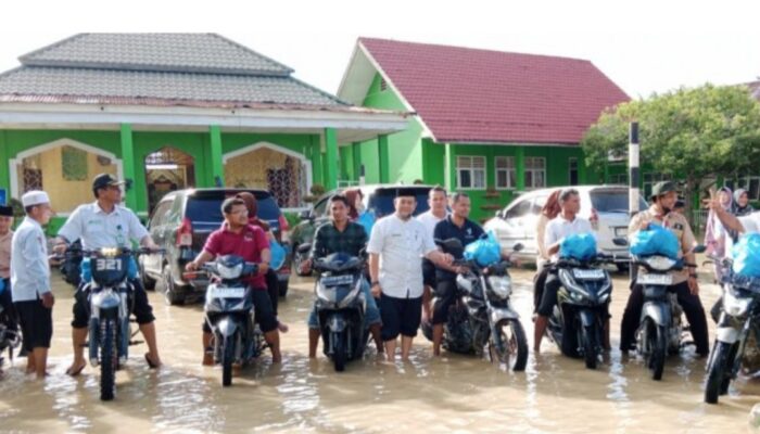MTsN 2 Aceh Tamiang Salurkan 150 Nasi Untuk Korban Banjir di Seruway