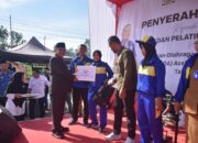 Pemkab Aceh Tamiang Serahkan Bonus untuk Atlet Peraih Medali di Popda Aceh ke -17