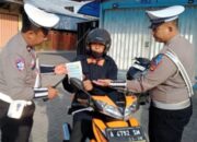 Ops Zebra Krakatau 2024, Sat Lantas Polres Tanggamus Bagikan Pamflet