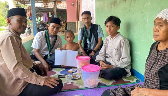 Berikan Donasi Kepada Azka, korban kecelakaan Truk Tanah, HMI Kabupaten Tangerang: Harusnya Pemerintah Bersikap Lebih