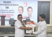 Hadiri Deklarasi Dukungan, Andra Soni Simulasikan Pencoblosan Nomor Urut 02