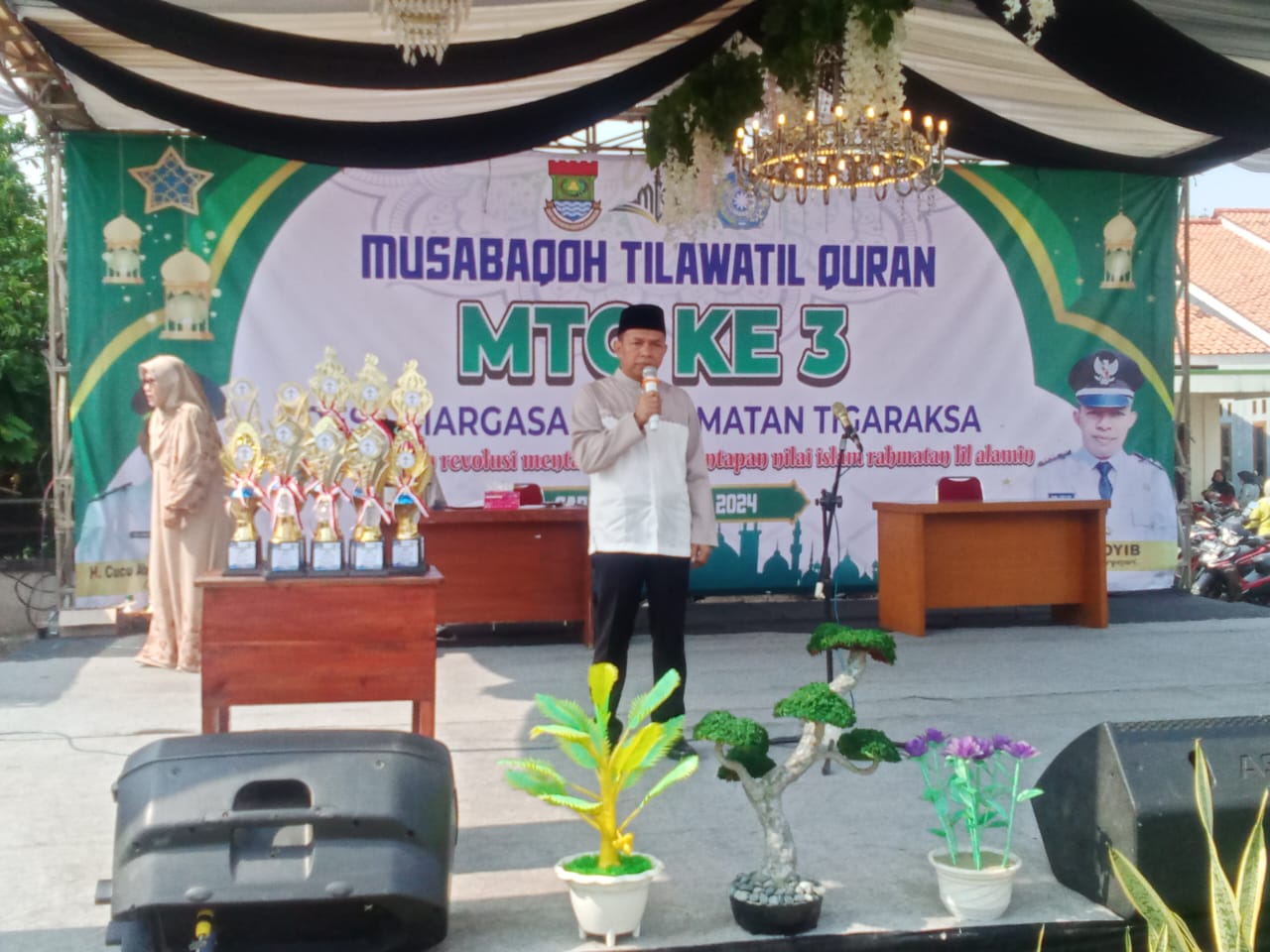 Foto: kades Desa Margasari Matoyib saat memberikan sambutan pada acara MTQ ke - 3, Sabtu 19/10/2024.( Dedi )