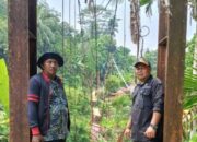 Jembatan Gantung Desa Parakan besi menghubungkan ke Desa Bojong Menteng Ambruk