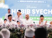Hadirkan Habib Syech, Puluhan Ribu Orang Sholawatan Bareng Andra Soni-Dimyati