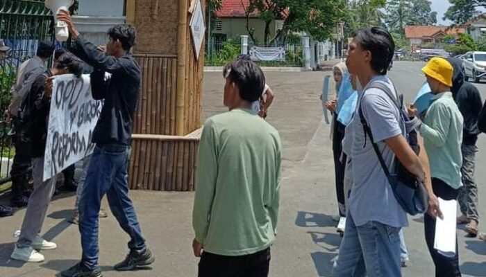 Aktivis IMC Desak Cemindo Prioritaskan Pekerja Lokal Sesuai Skill : Stop PHK