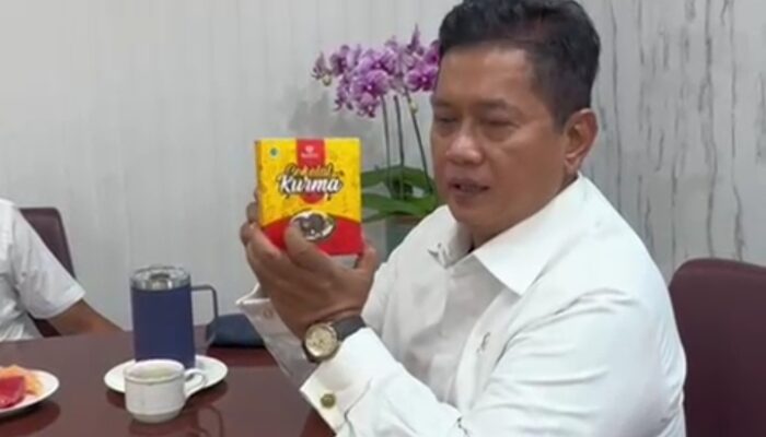 Viva Yoga Perkenalkan Coklat Obat Hati Kawasan Industri Transmigrasi di Polewali Mandar