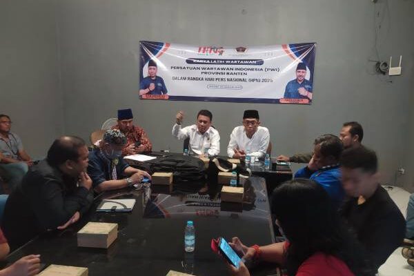 Gelar Karya Latih Wartawan , Ini Pesan Ketua PWI Banten Rian Nopandra
