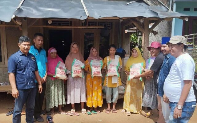 PWI Banten dan Relawan Anak Kampung Berikan Santunan Kepada Penderita Hidrosefalus