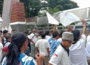 Ormas Badak Banten Perjuangan geruduk Kantor Kementrian Agama Provinsi Banten