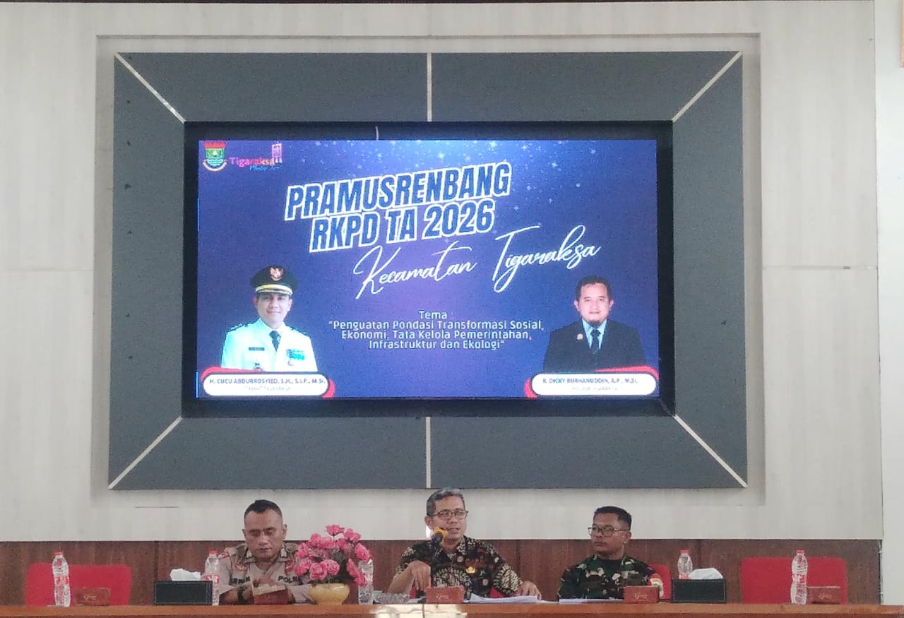 Foto: Forkopimcam dan Instansi terkait besama 12 Kepala Desa 2 Kelurahan, Forum Sekdes se-Kecamatan Tigaraksa.