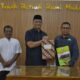 Poto : Bupati Armia bersama Wabup dan didampingi Asisten 1 saat menandatangani perjanjian kerjasama pembangunan gedung pusat pelatihan komoditas lestari bersama Direktur Forum Konservasi Leuser di ruang kerjanya, Jumat, 21 Maret 2025.