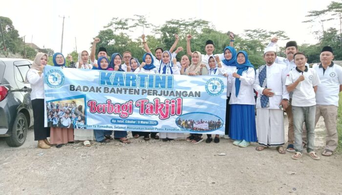 Kartini Badak Banten Perjuangan Rutin Berbagi Takjil di Bulan Ramadhan