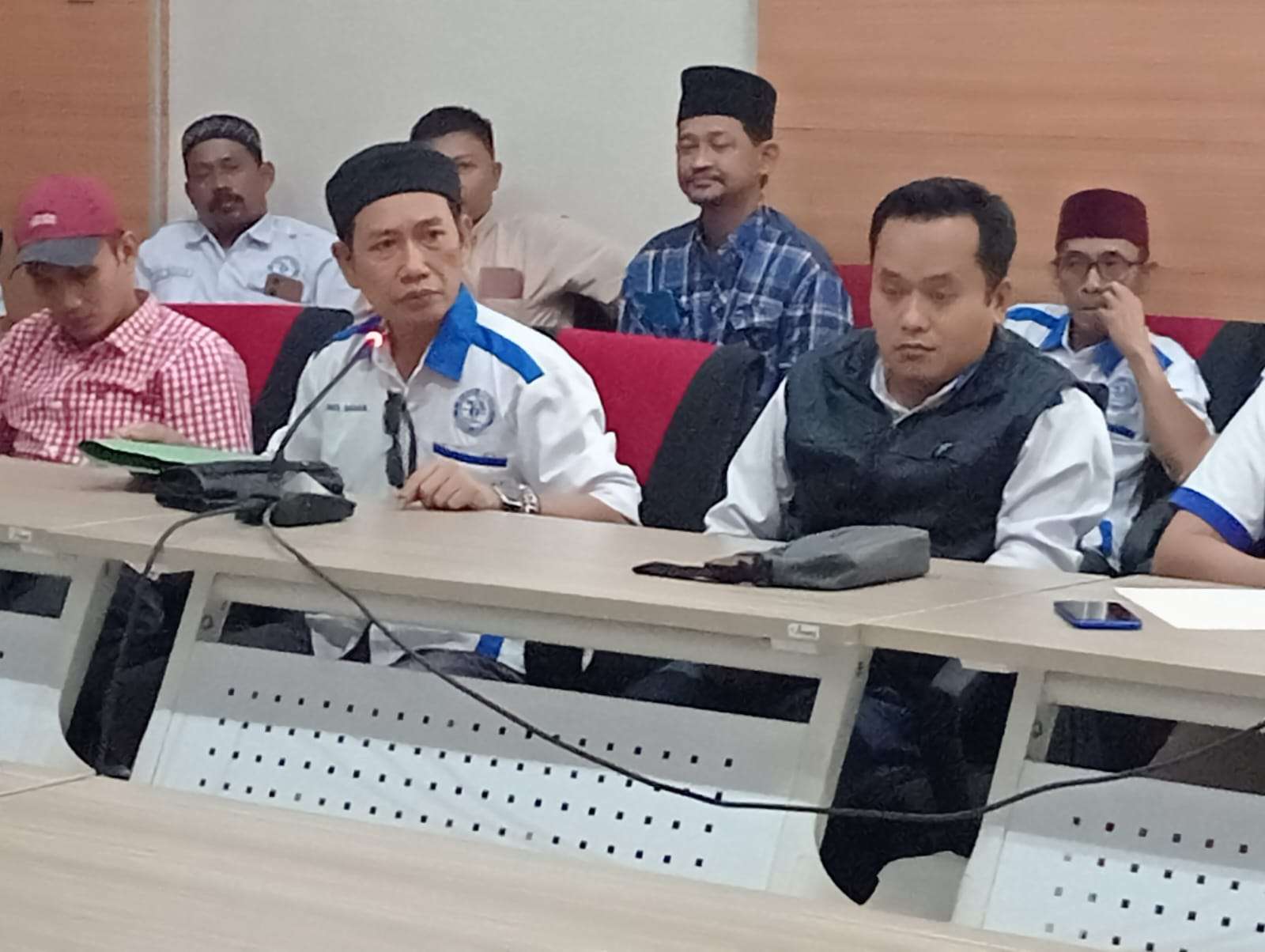 Foto: Ketua Umum Badak Banten Perjuangan, Eli Sahroni, dan Sekjen Entus Mujani mengungkapkan kekecewaan nya.