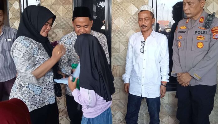 Aksi Kepedulian: Forum Reporter Jurnalis RI Bantu Anak Yatim di Kronjo