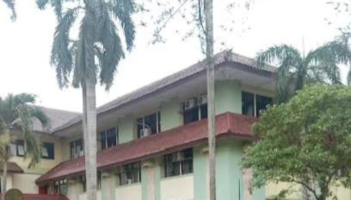 Area Gedung PU Kabupaten Tangerang Dipenuhi Tumbuhan Liar, Dinas LH Diduga Abai