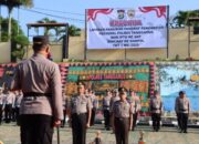 Kapolres Tanggamus Pimpin Upacara Kenaikan Pangkat Pengabdian Dua Personelnya