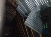 Angin Puting Beliung Rusak Rumah dan Fasilitas Umum di Tanggamus