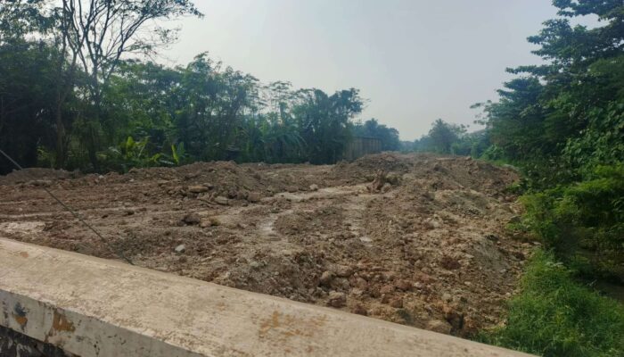Diduga Serobot Tanah Pengairan dan Langgar Perbub, Satpol PP Tangerang Sidak Proyek Pengurugan Tanah di Jayanti