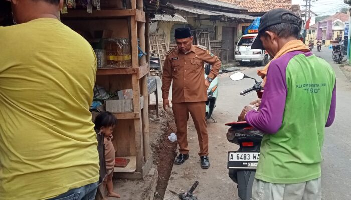 Kades Rancagede Tanggapi Keluhan Warga Pasar Bolang Terkait Banjir, Bangun Saluran Pembuangan Air