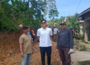 Kebersamaan Warga Muara Dua dan Pekon Ngarip dalam Gotong Royong Memperbaiki Jalan dan Lingkungan