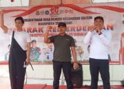 Kepala Desa Renged Dapat Kejutan dari Siswa dan Siswi Anisa Talok di Momen HUT RI ke-80, Santuni Puluhan Anak Yatim