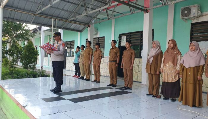 Kapolsek Kresek AKP A. Suryadi Pimpin Upacara di Sekolah Mutiara Bangsa Gunung Kaler