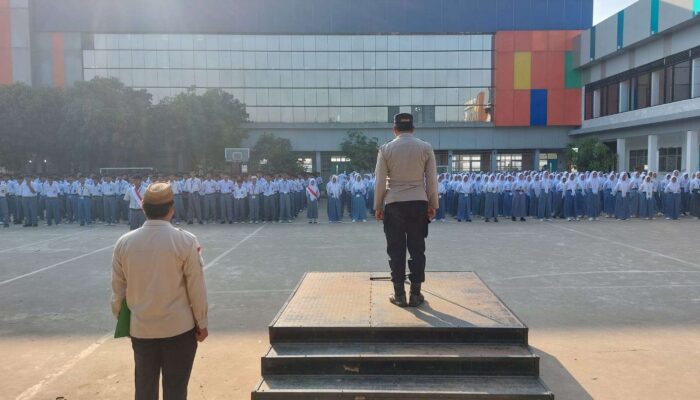 Kapolsek Kresek AKP A. Suryadi Jadi Pembina Upacara di SMK Jaya Buana