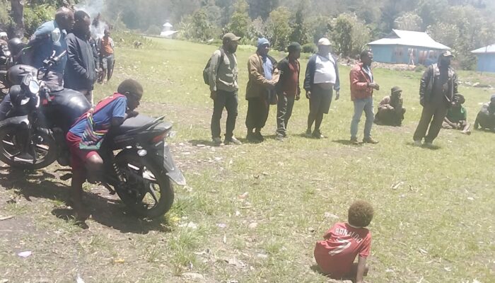 Longsor di Distrik Wandai Renggut 14 Korban, Bupati Aner Maisini Gerak Cepat Berlakukan Darurat Bencana