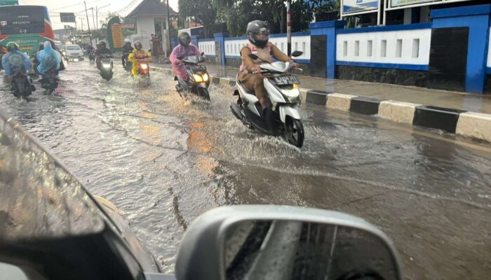 Pembangunan U-Ditch di Depan SMPN 1 & Puskesmas Tigaraksa Diduga Mubazir, Aktivis Nilai Dana Besar PUPR Banten Tak Selesaikan Masalah