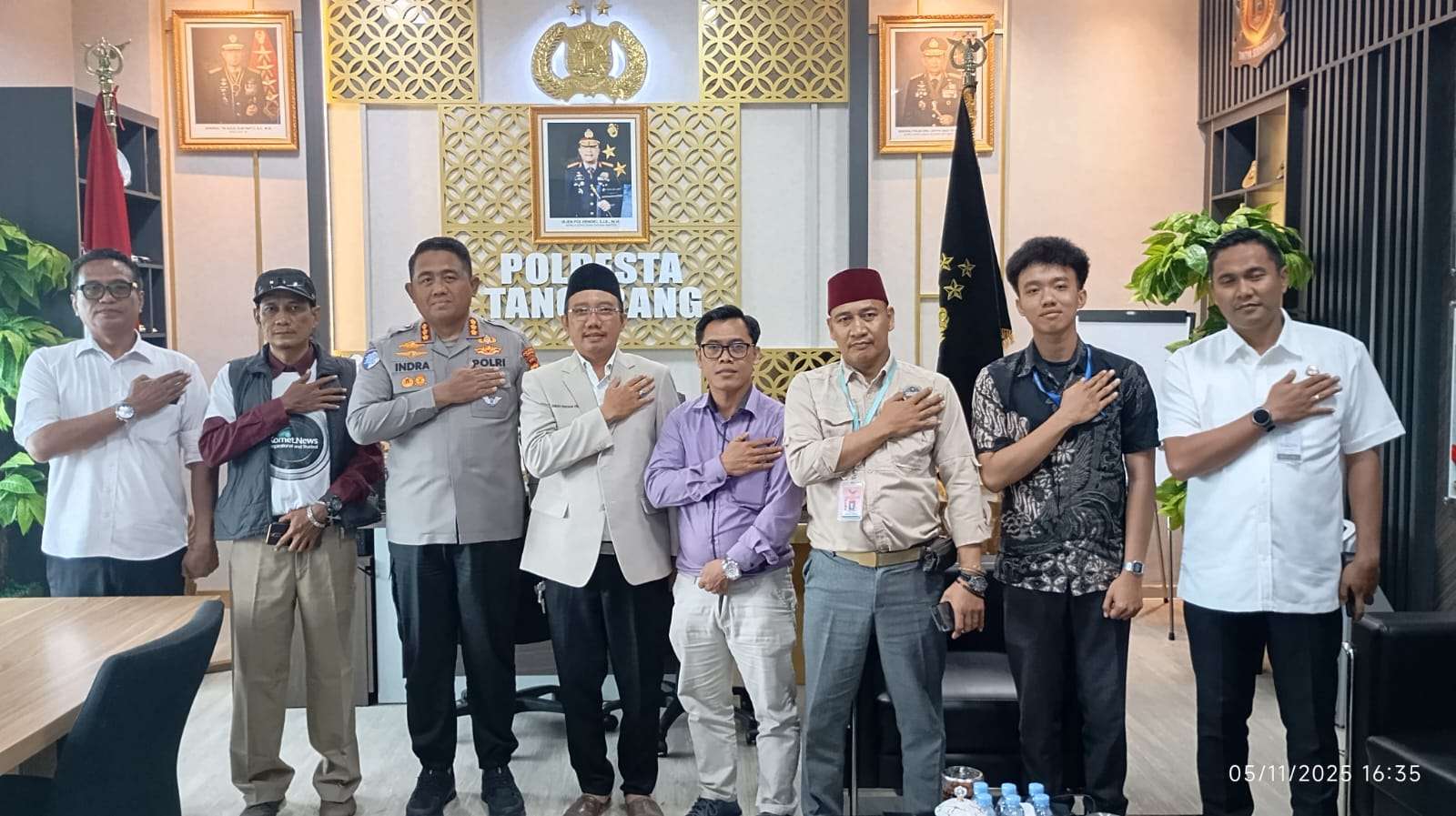 Foto: foto bersama sebagai simbol komitmen dan sinergitas antara Polresta Tangerang dan insan pers dalam mewujudkan pelayanan publik yang informatif, transparan, dan terpercaya