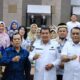 Foto : Bupati Moch Maesyal Rasyid (tengah/baju putih tangan panjang) usai seminar pendidikan di Kelapa Dua. (Dok Diskominfo)