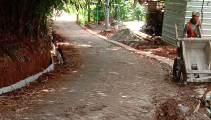 Diduga Kurangi Kualitas, Proyek Drainase U-Ditch di Tigaraksa Dikerjakan Tanpa Informasi Publik