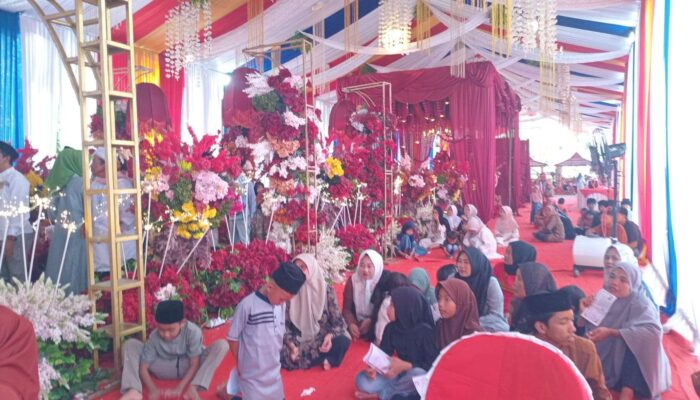 King Badak Kagum: H. Endang Suhendar Santuni 10.000 Anak Yatim dan Lansia di Pandeglang