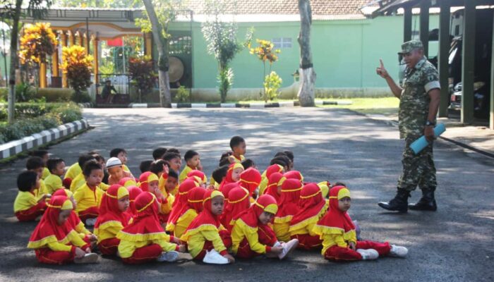 TNI Gelar Outing Class Edukatif di Trenggalek, Tanamkan Nilai Kebangsaan Sejak Dini