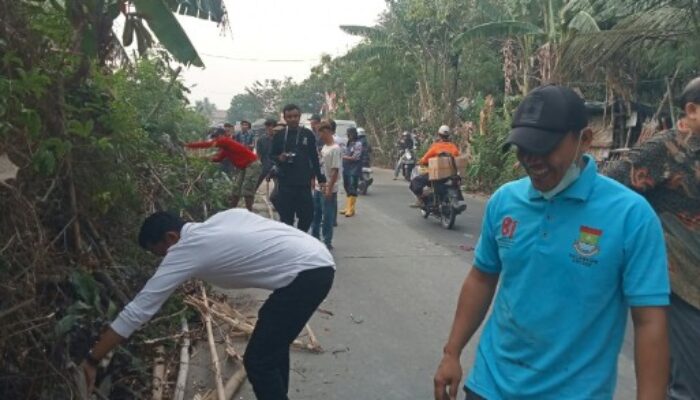Pemdes Renged Bersama Jajaran Kecamatan Kresek dan Warga Gelar Jumat Bersih